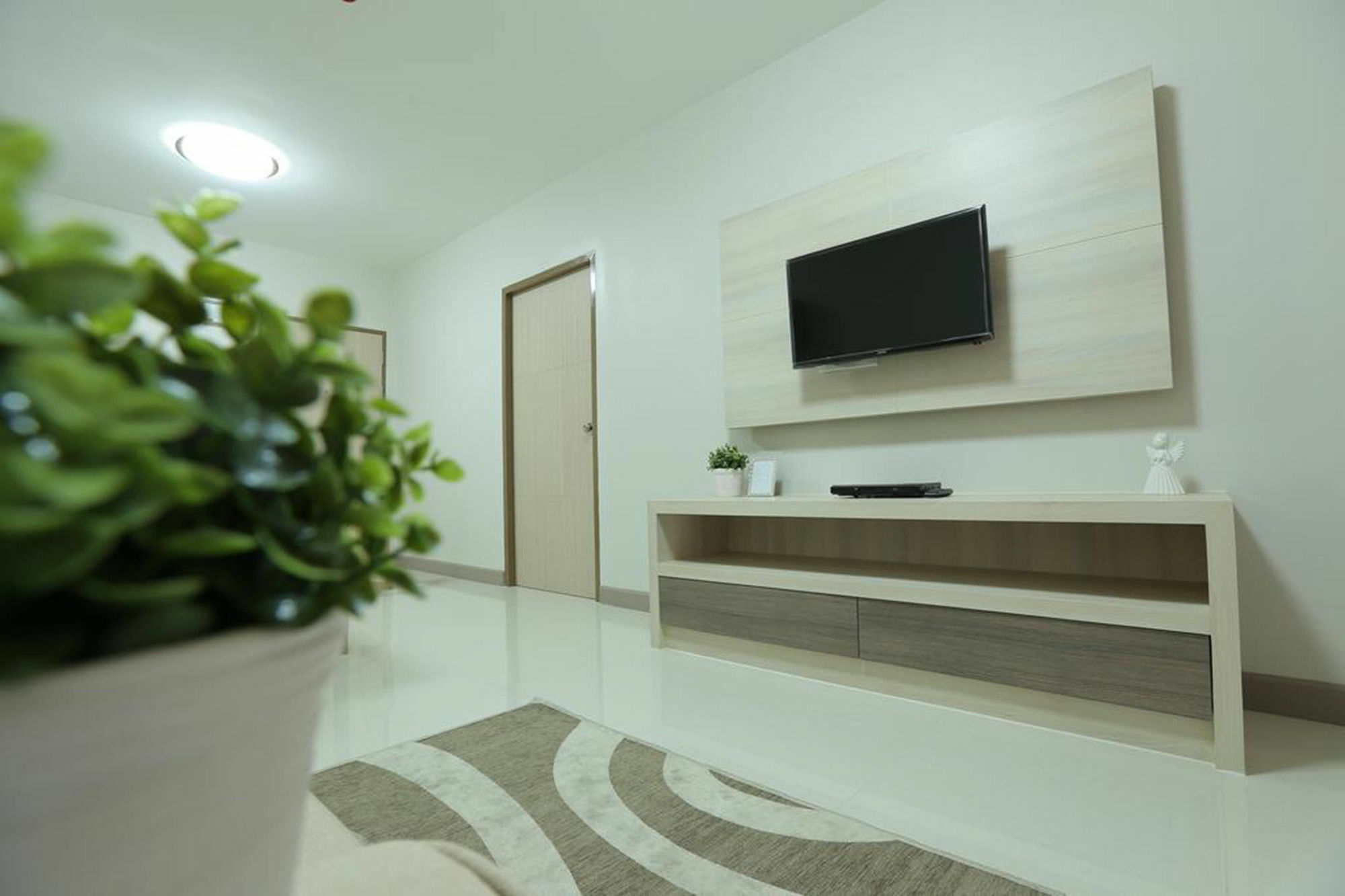Central Place Serviced Apartment Angsila Chonburi Exterior photo